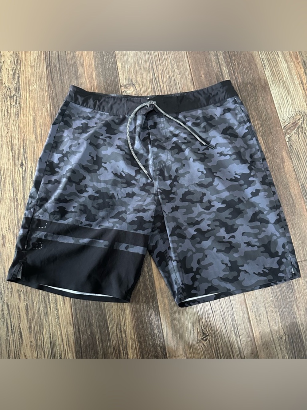 BYLT premium basics coastal boardshorts men’s XL swim trunks black gray CAMO